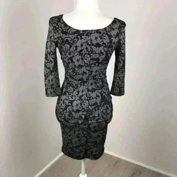 Brat Star Half Sleeve Bodycon Dress Size S - Picture 3 of 5